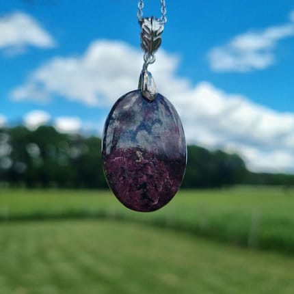 Pendentif Eudialyte